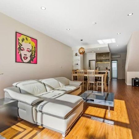 Sleek Modern Pad Next To Spark Arena Free Parking 오클랜드 외부 사진
