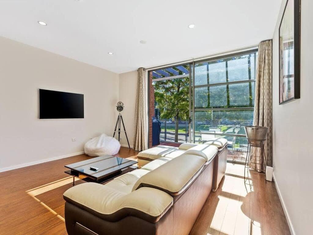 Sleek Modern Pad Next To Spark Arena Free Parking 오클랜드 외부 사진